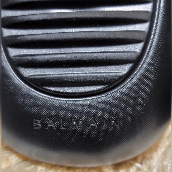 Balmain Quilted Leather Slides - Picture 9 of 9